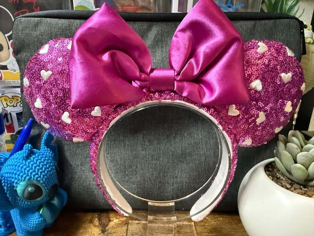 EUC Disney Parks Valentine's Day Pink Sequin Ear Headband with White Hearts